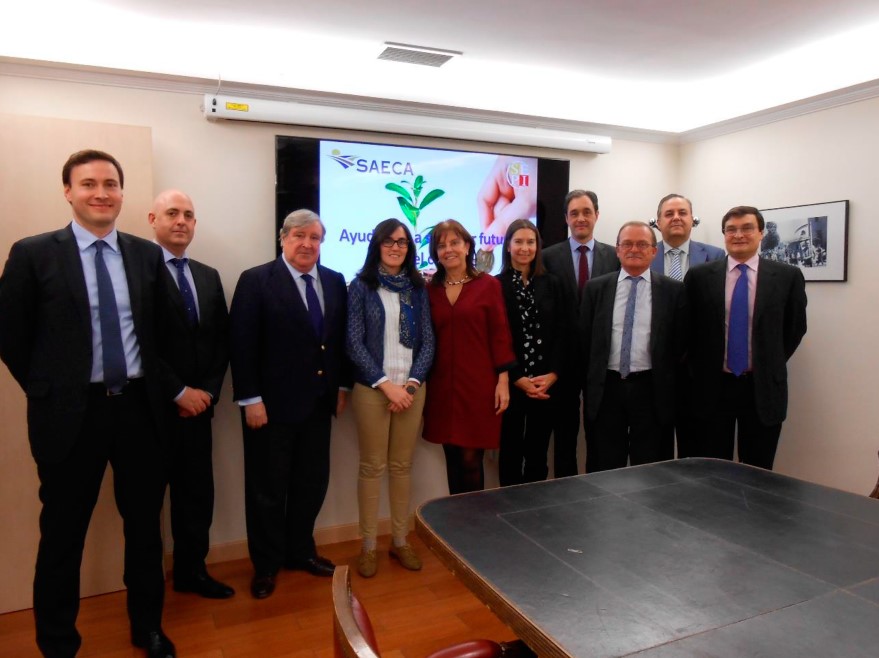 La presidenta de SEPI visita la sede social de SAECA en Madrid